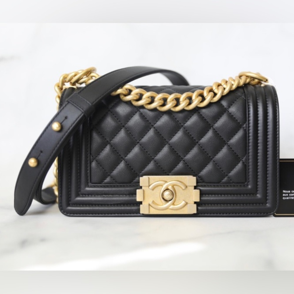 CHANEL SMALL BOY CHANEL HANDBAG in
Black with matte gold hardware